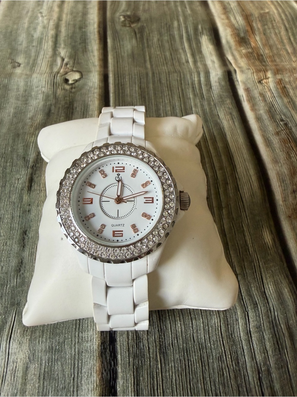 White Crystal Bezel Women's Quartz Watch